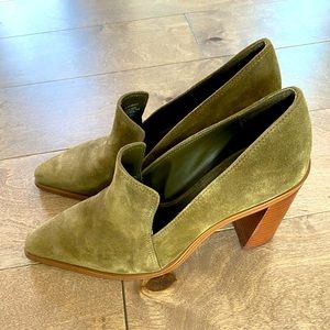 Vince Camuto green suede heels